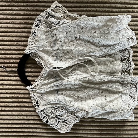 Kimchi Blue Crop Baby Doll Blouse with Exposed Back - Picture 4 of 6